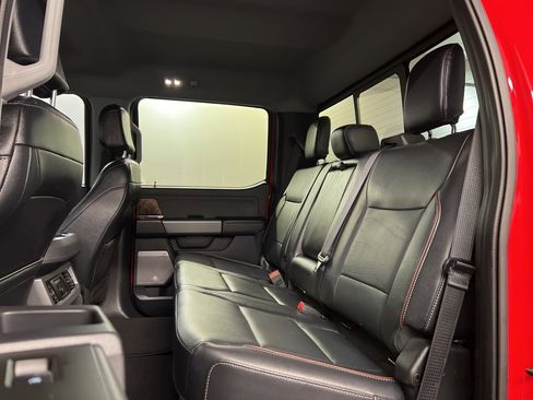 Used 2024 Ford F250 Lariat w/ Black Appearance Package image 33