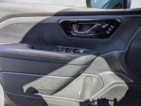 Used 2025 Subaru Forester Touring image 11