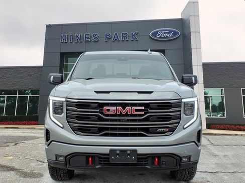 Used 2024 GMC Sierra 1500 AT4 w/ Technology Package image 2