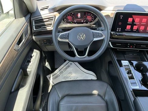 Used 2024 Volkswagen Atlas SEL AWD/4WD image 14