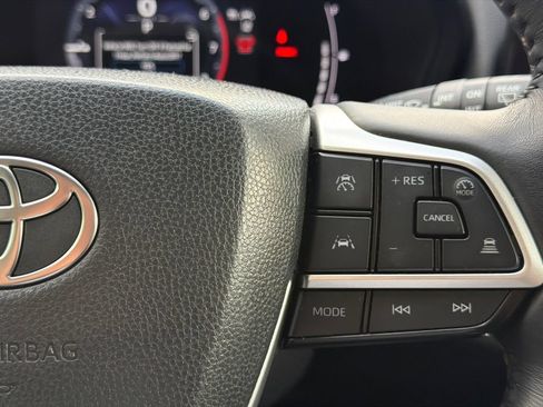 Used 2025 Toyota Grand Highlander FWD image 30