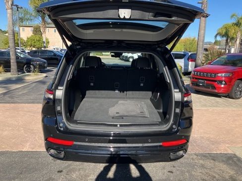 Used 2023 Jeep Grand Cherokee 30th Anniversary image 25