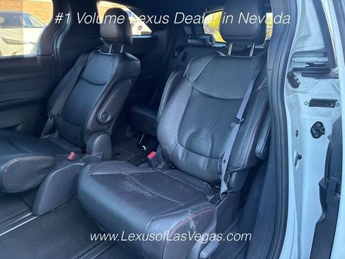 Used 2025 Toyota Sienna XSE w/ XSE Plus Package FWD image 5