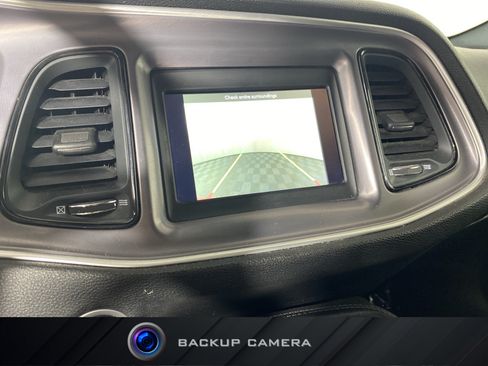 Used 2019 Dodge Challenger SXT AWD/4WD image 3