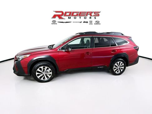 Certified 2025 Subaru Outback Premium w/ Popular Package #1 AWD/4WD image 4