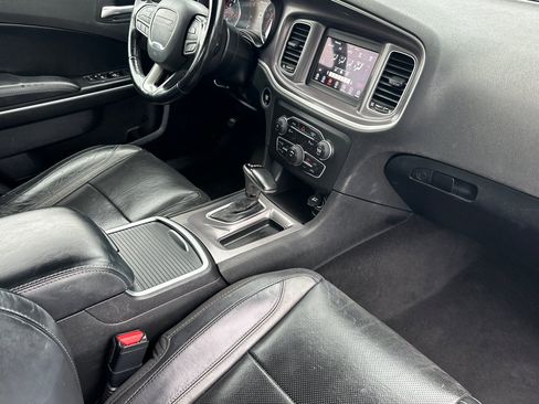 Certified 2022 Dodge Charger SXT w/ Leather Interior Group image 15