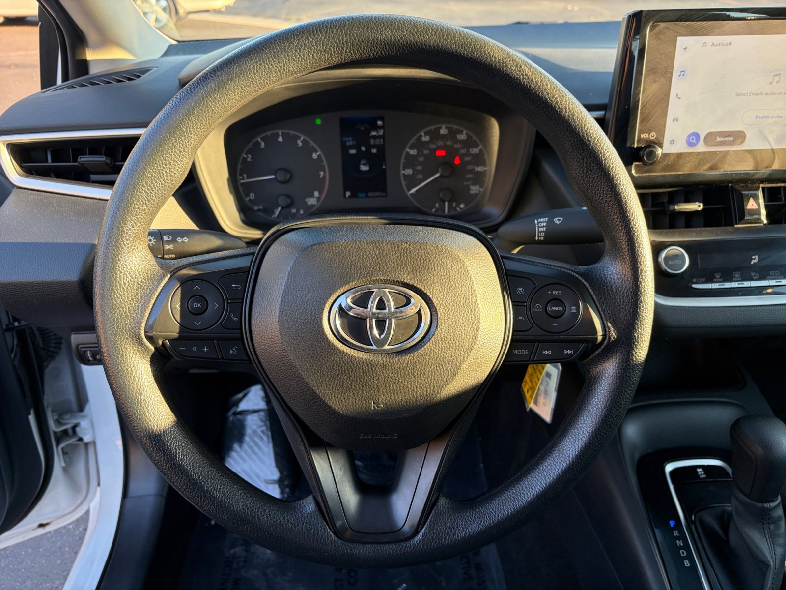 Used 2025 Toyota Corolla LE FWD image 12