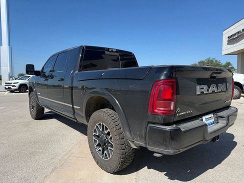 Used 2025 RAM 2500 Limited AWD/4WD image 3
