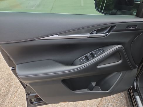Used 2023 INFINITI QX60 Luxe w/ Cargo Package FWD image 6