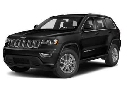 Used 2019 Jeep Grand Cherokee Laredo w/ 18" Wheel & 8.4" Radio Group