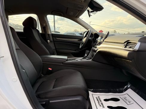Used 2018 Honda Accord LX image 31