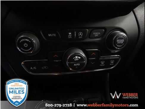 Used 2022 Jeep Cherokee Latitude Lux AWD/4WD image 17