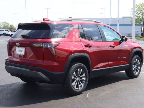 New 2026 Chevrolet Equinox LT w/ Convenience Package II FWD image 8