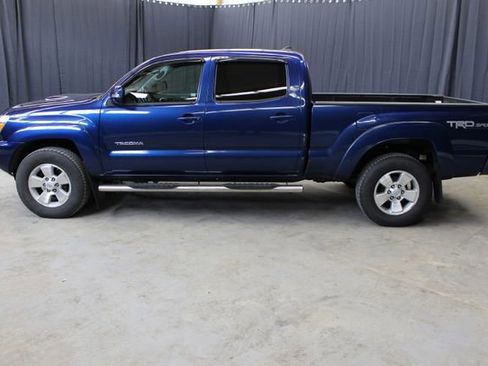 Used 2015 Toyota Tacoma 4x4 Double Cab w/ TRD Sport Package image 6