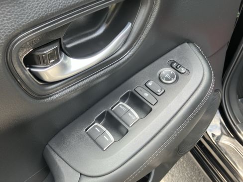 Used 2026 Honda HR-V EX-L image 15
