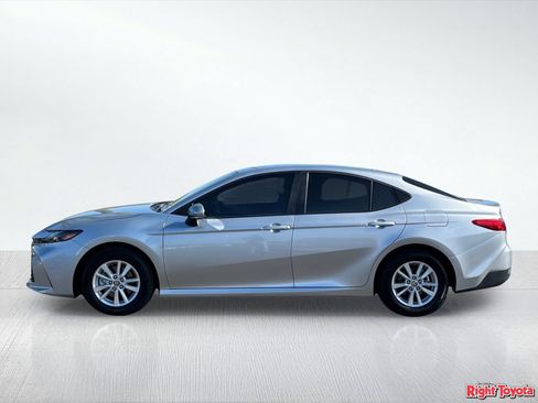 Used 2025 Toyota Camry LE AWD/4WD image 3