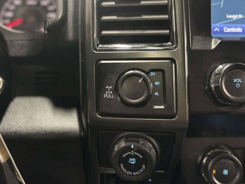 Used 2019 Ford F150 XLT w/ Equipment Group 302A Luxury AWD/4WD image 26