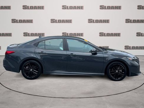 Used 2025 Toyota Camry SE FWD image 6
