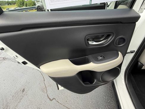 Used 2024 Honda HR-V EX-L image 17