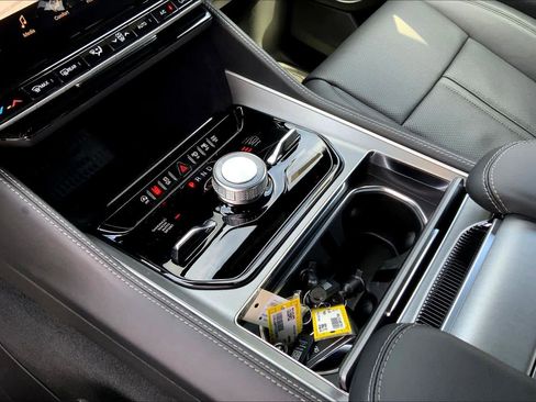 New 2026 Jeep Grand Wagoneer L Limited AWD/4WD image 5