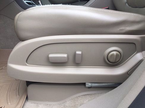 Used 2013 GMC Acadia Denali AWD/4WD image 24