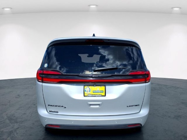 Used 2026 Chrysler Pacifica Limited w/ S Appearance Package FWD image 7