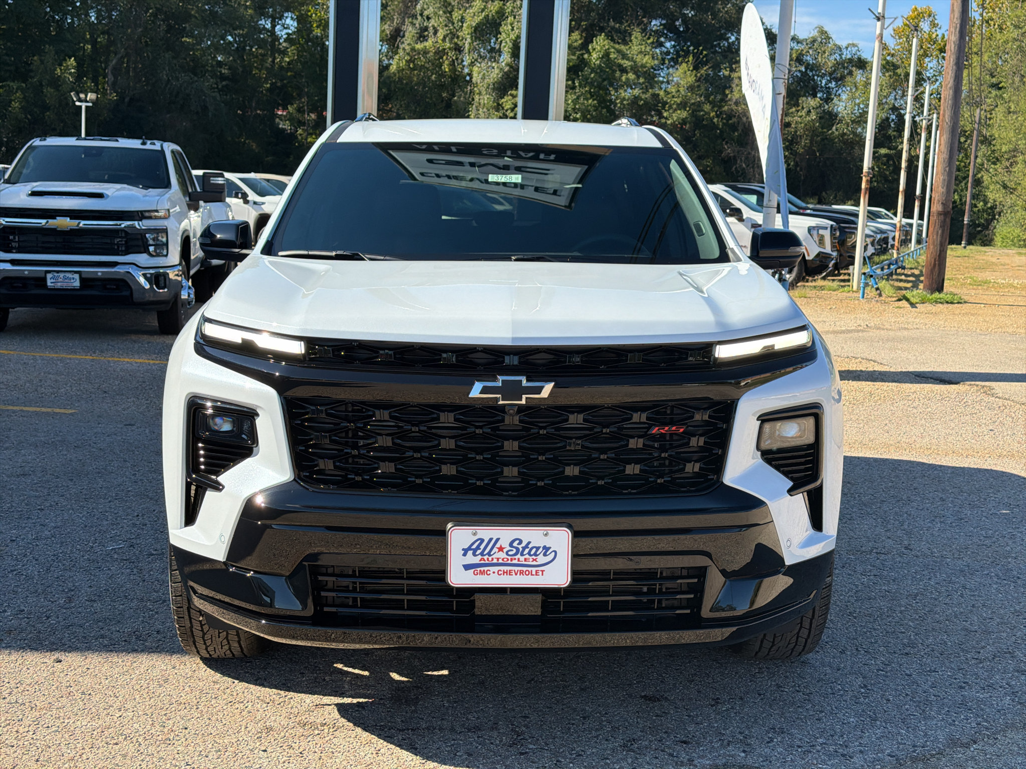 New 2027 Chevrolet Traverse RS w/ LPO, Floor Liner Package FWD image 18