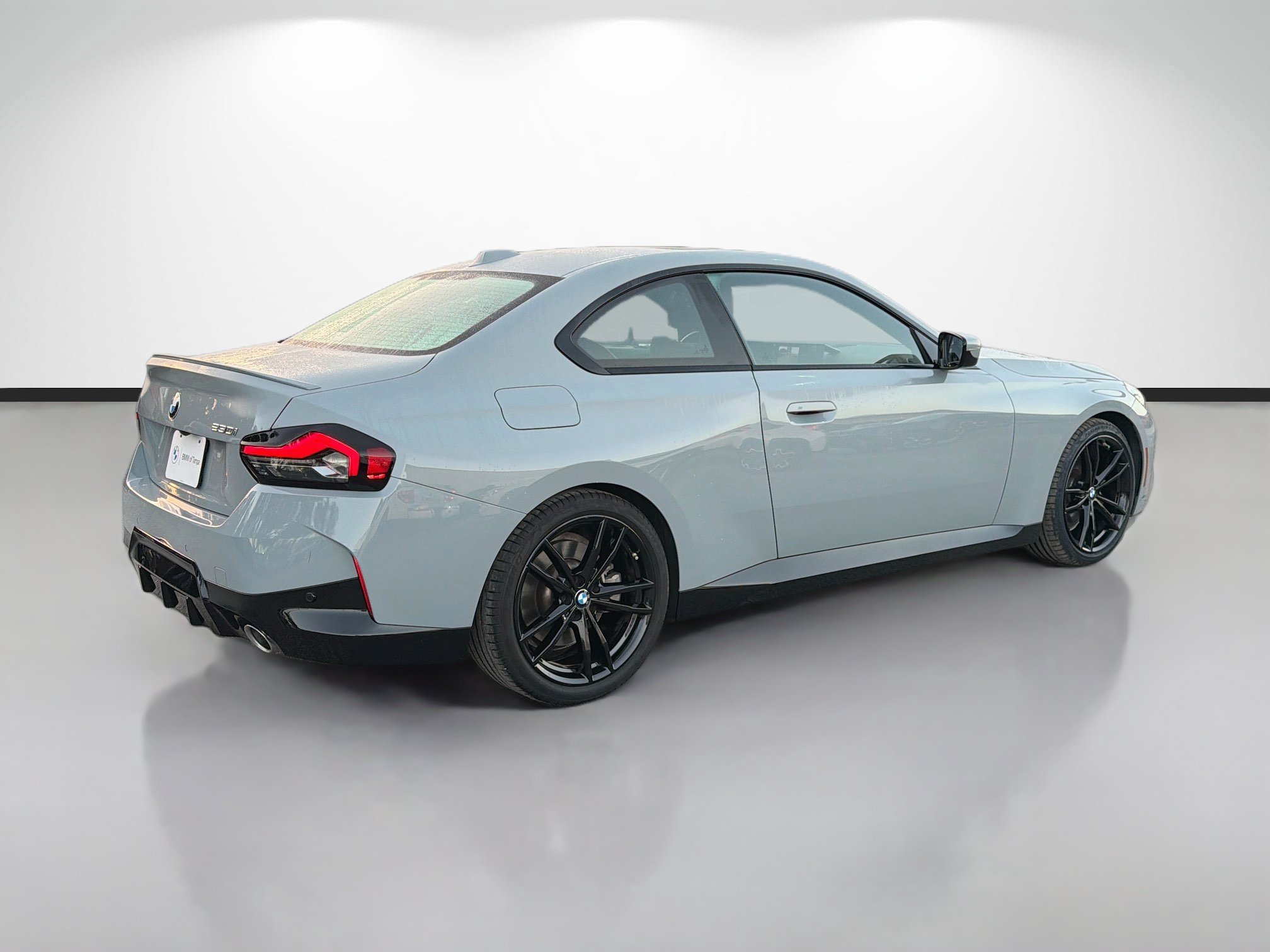 Used 2024 BMW 230i Coupe w/ M Sport Package RWD image 3