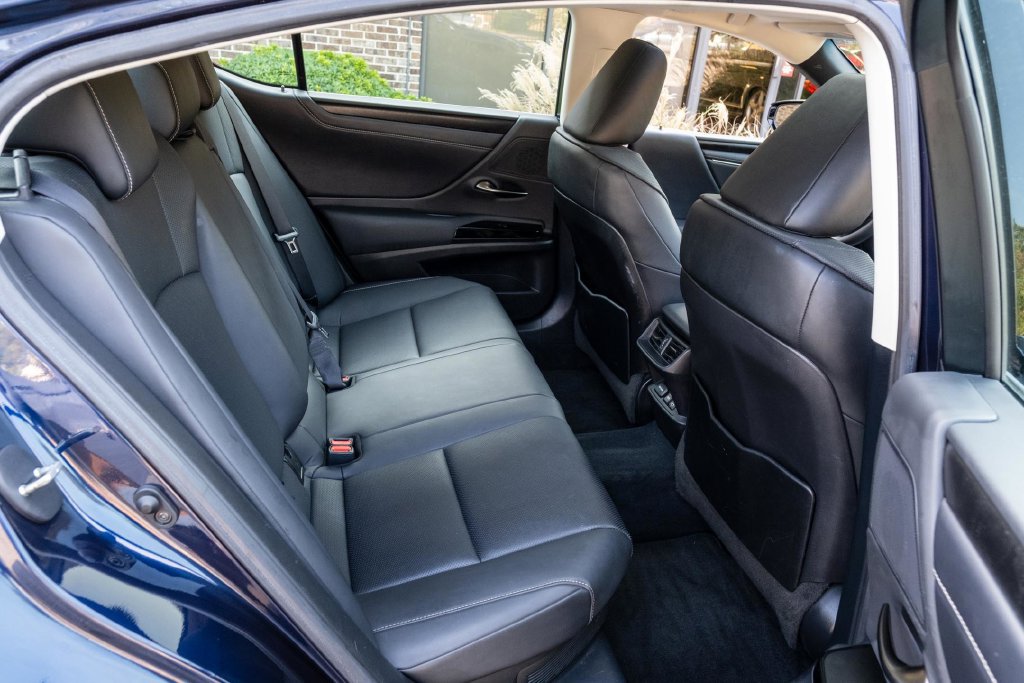 Used 2022 Lexus ES 300h w/ Premium Package FWD image 28