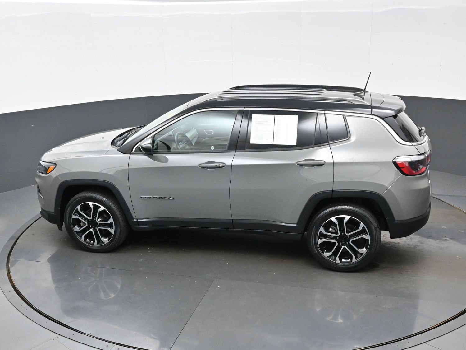 Used 2022 Jeep Compass Limited AWD/4WD image 37