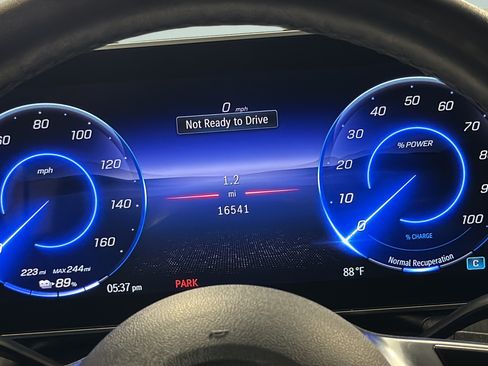 Used 2023 Mercedes-Benz EQE 500 4MATIC SUV image 30