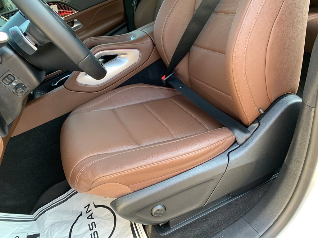 Used 2025 Mercedes-Benz GLE 350 4MATIC image 26