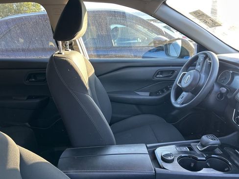 Used 2024 Nissan Rogue S AWD/4WD image 11