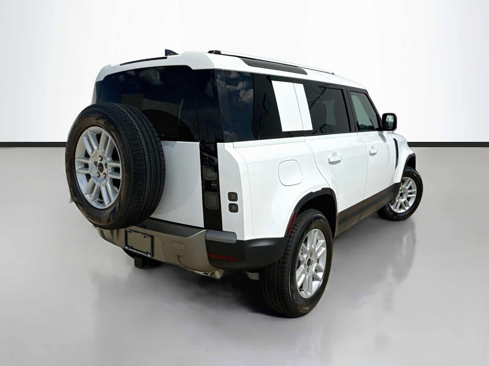 New 2026 Land Rover Defender 110 S AWD/4WD image 3