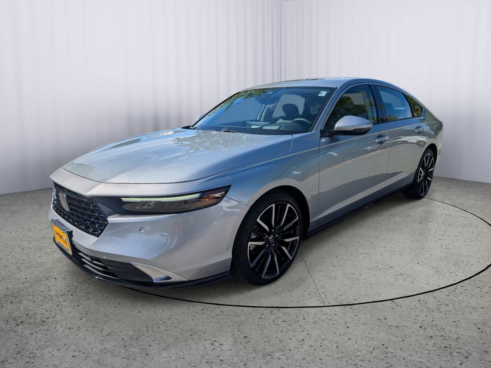 Used 2024 Honda Accord Touring image 7