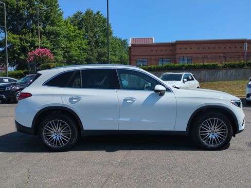 Used 2023 Mercedes-Benz GLC 300 4MATIC image 2