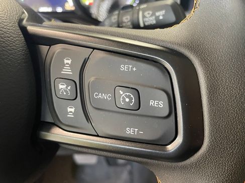 Used 2024 Jeep Wrangler Unlimited AWD/4WD image 12