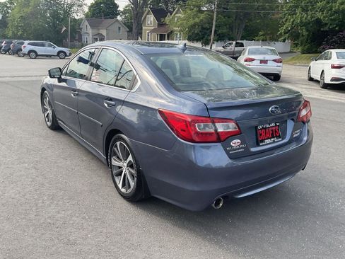 Used 2017 Subaru Legacy 2.5i Limited AWD/4WD image 3