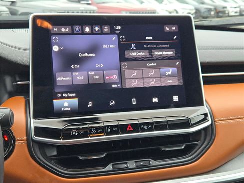 Certified 2024 Jeep Compass Limited image 29