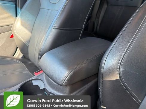 Used 2014 Ford Focus Titanium FWD image 23