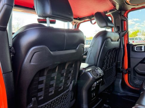 Used 2018 Jeep Wrangler Unlimited Rubicon AWD/4WD image 32