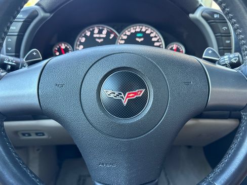 Used 2006 Chevrolet Corvette Convertible w/ Preferred Equipment Group RWD image 24