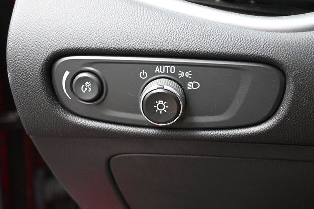 Used 2022 Chevrolet Malibu LT FWD image 30