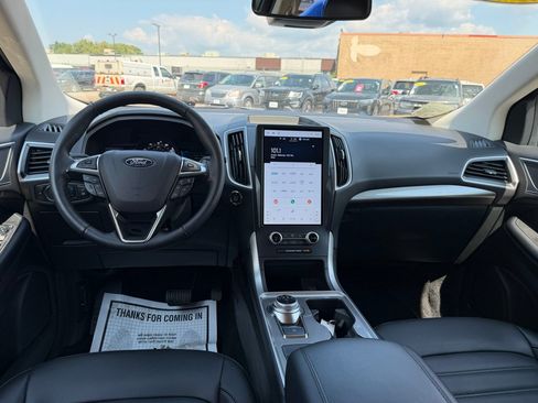 Used 2024 Ford Edge SEL w/ Convenience Package AWD/4WD image 11