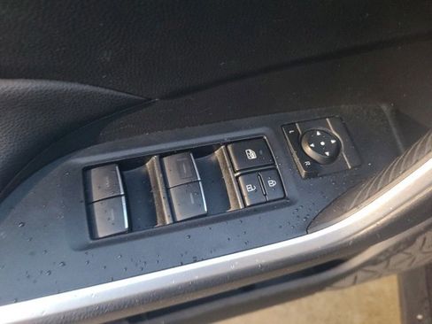 Used 2022 Toyota RAV4 XLE image 18