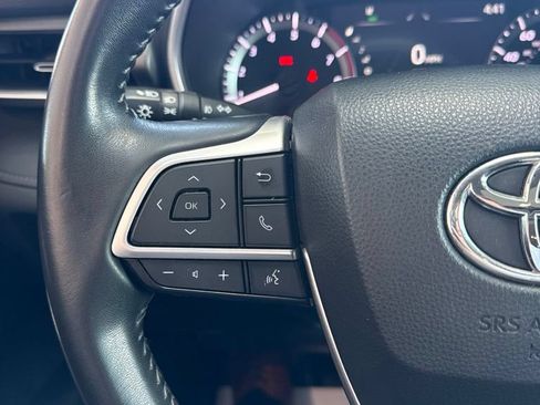 Used 2023 Toyota Highlander XLE FWD image 22