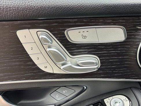 Used 2021 Mercedes-Benz GLC 300 image 23