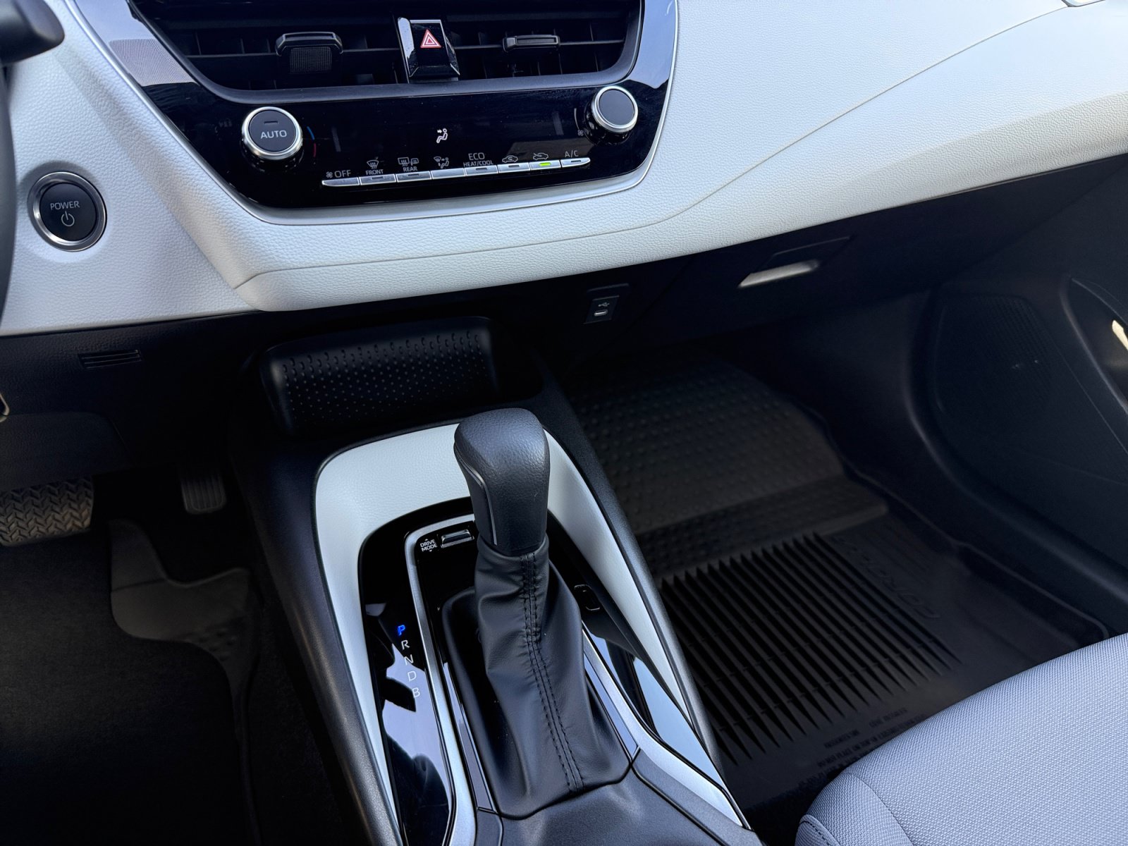 Used 2026 Toyota Corolla SE FWD image 13