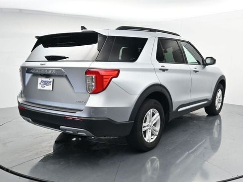 Used 2024 Ford Explorer XLT w/ Equipment Group 202A AWD/4WD image 9