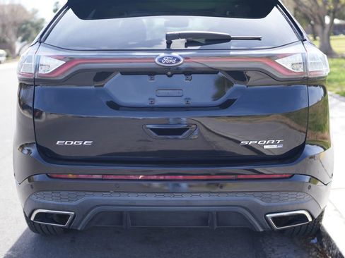 Used 2017 Ford Edge Titanium w/ Technology Package image 8